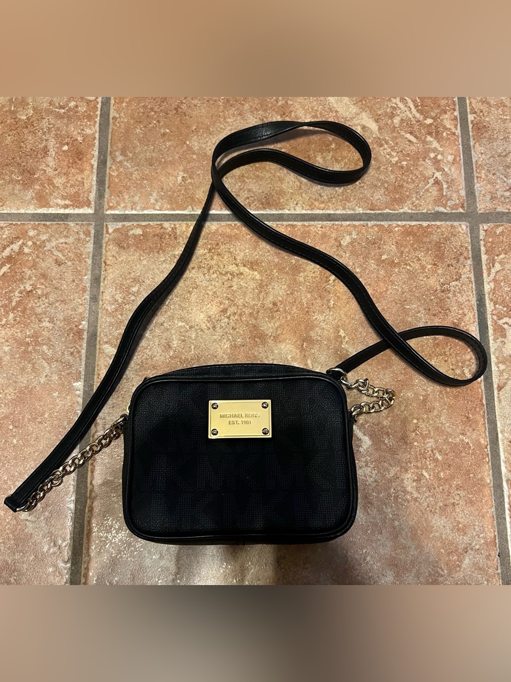 Michael Kors Black Pebbled Crossbody Bag Zip, Gold Hardware, Chain Strap Small